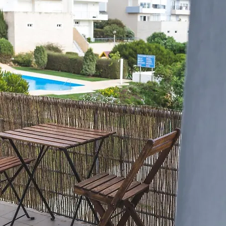 Vandrarhem Chill Hill & Private Ericeira
