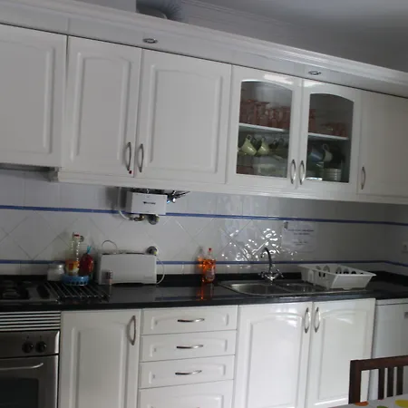 Vandrarhem Chill Hill & Private Ericeira