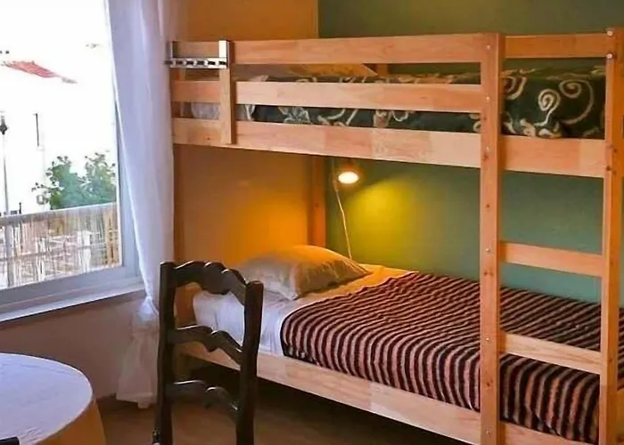 Chill Hill & Private Hostel *